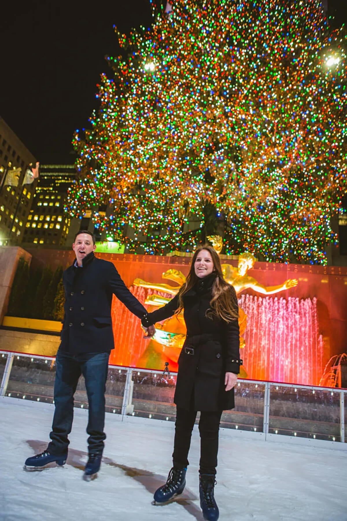 Best Rockefeller Center Ice Skating Proposal Ever! 4