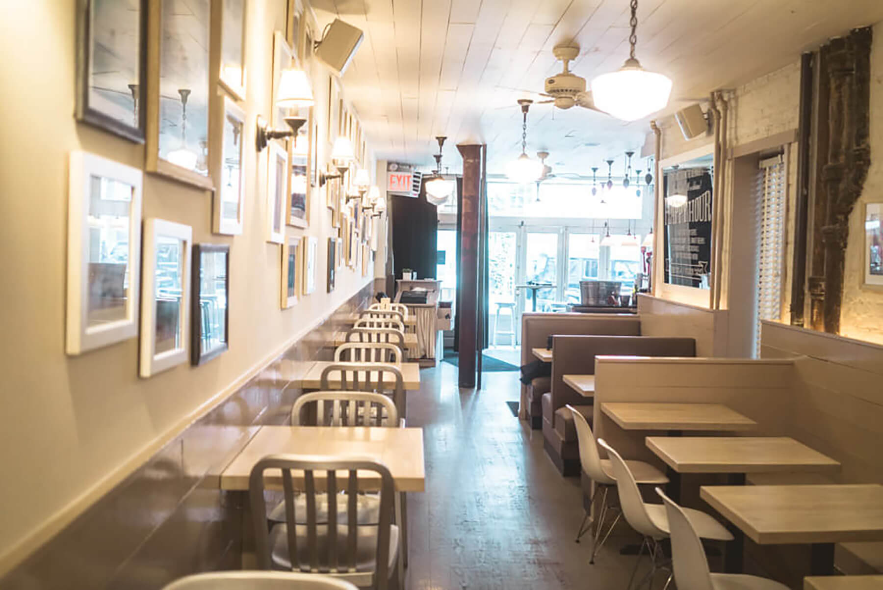 Restaurant Guide: Mermaid Oyster Bar. Perfect Cozy Restaurant For An Intimate Proposal. 10