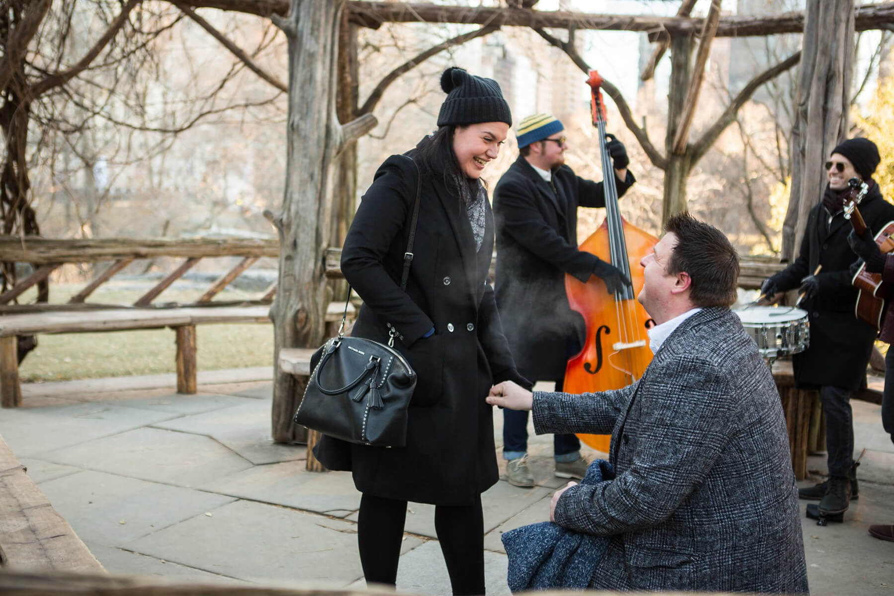 Groovy proposal in Central Park with the private «Tiffany» store engagement ring experience. 3