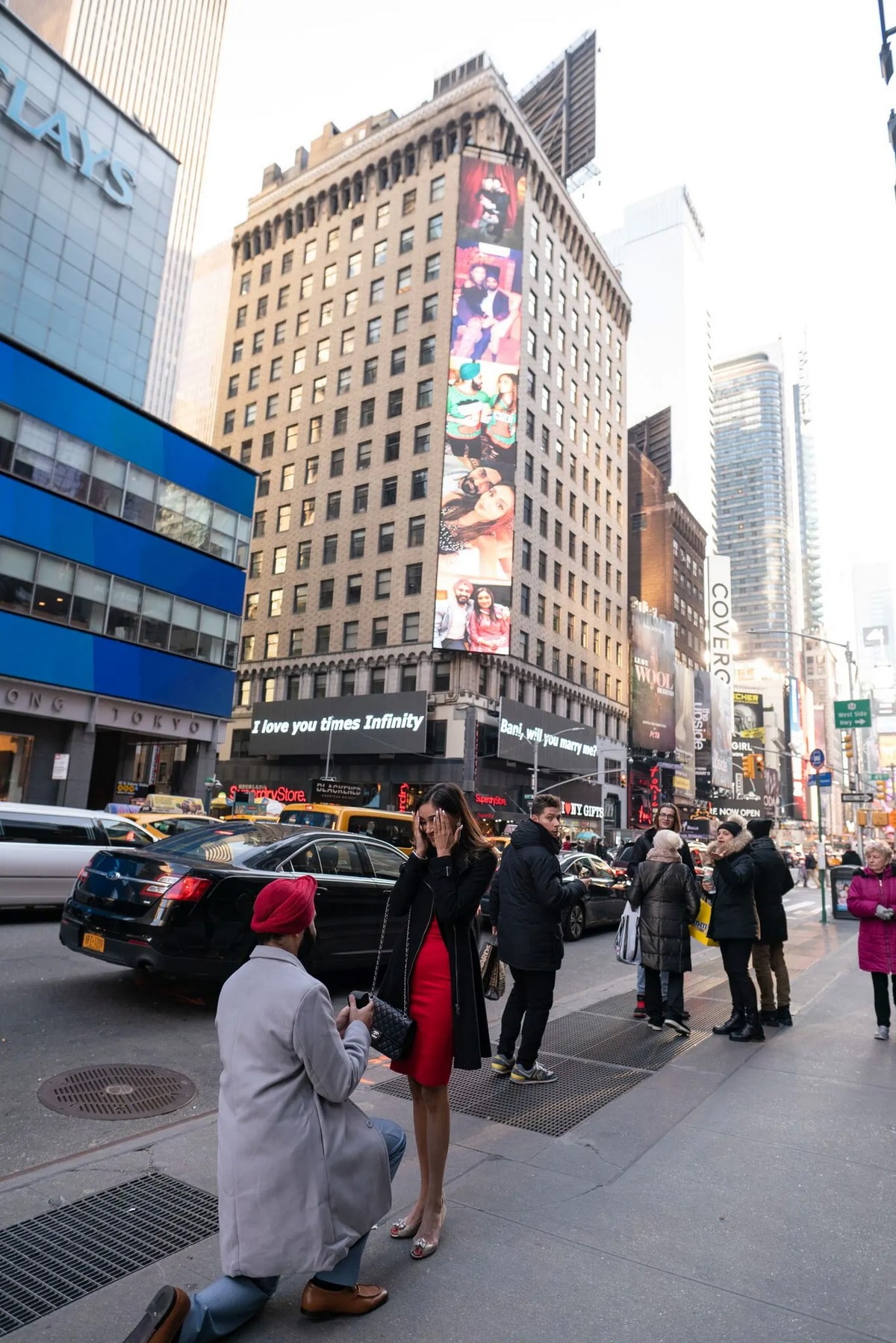 How to propose on Times Square Billboard this Valentine's Day