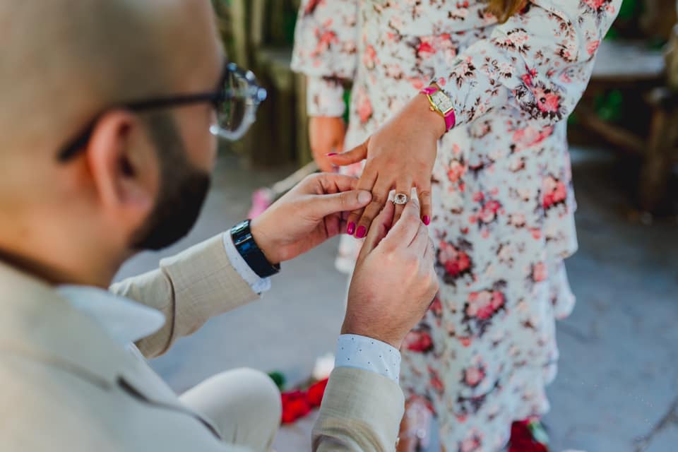 How to incorporate the five senses in your marriage proposal?