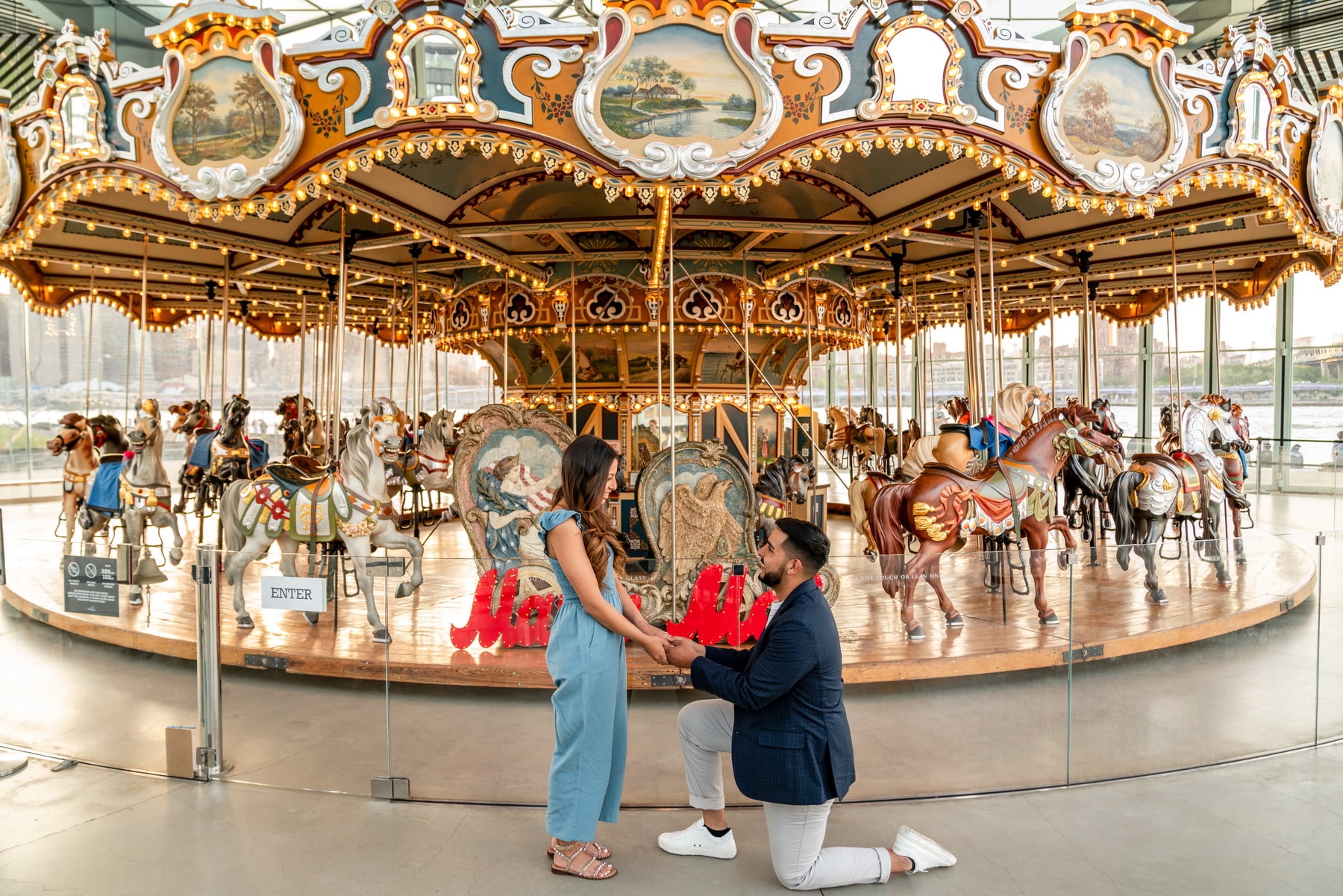 How to propose at the carousel?