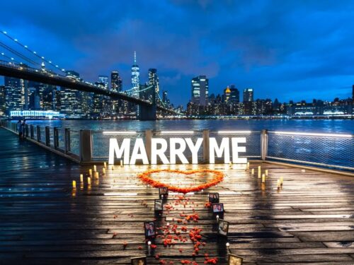 How to surprise your partner with the " Marry Me' sign proposal