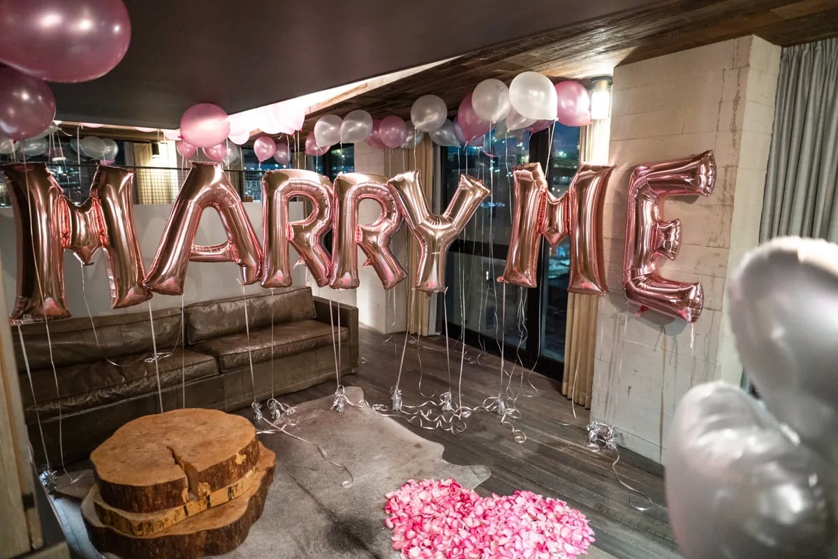 Christmas Proposal in New York