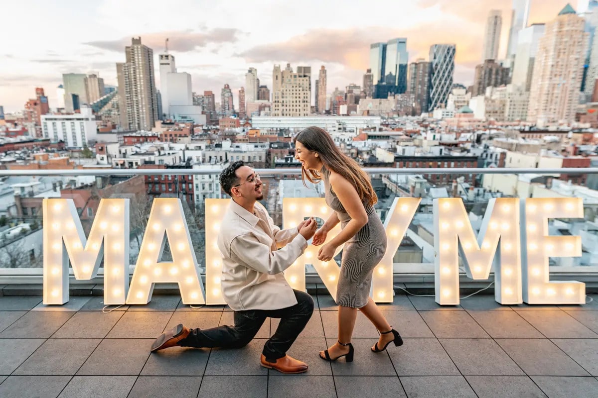 How to enhance your rooftop proposal experience in New York