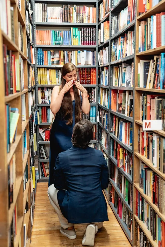 How to propose at the bookstore in New York