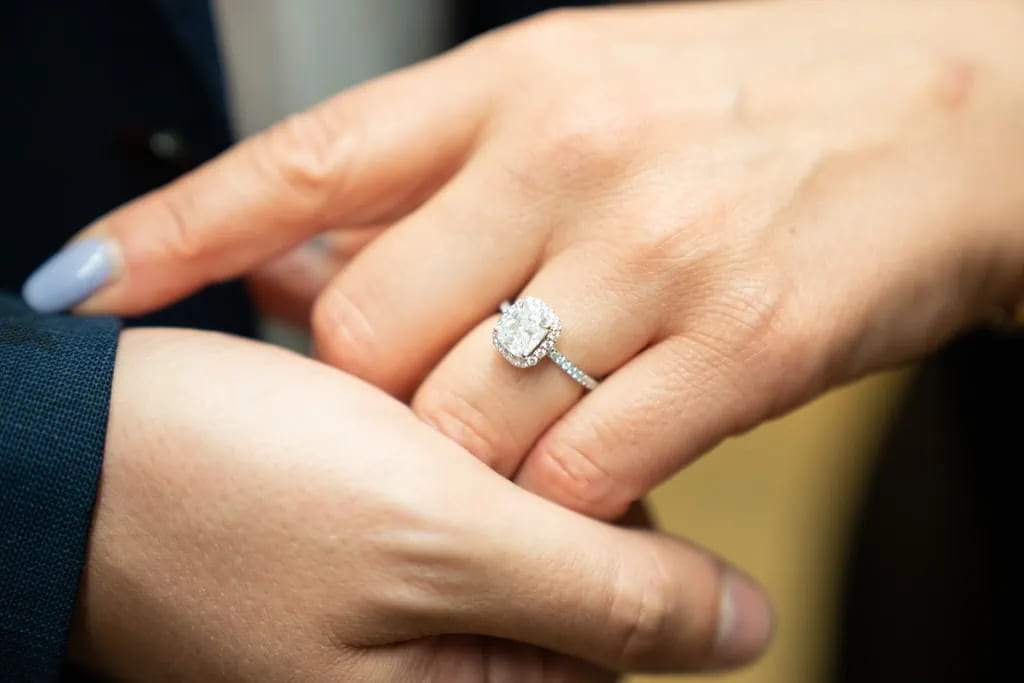 How to propose at the bookstore in New York