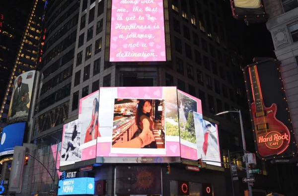 times-square-screen-3