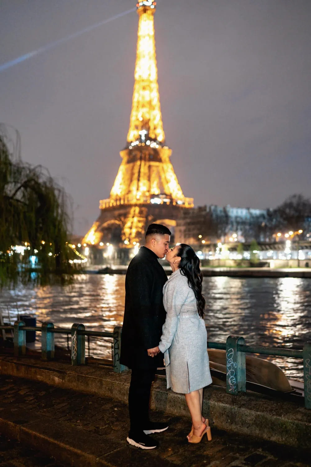 Where to propose in Paris with the Eiffel Tower view?