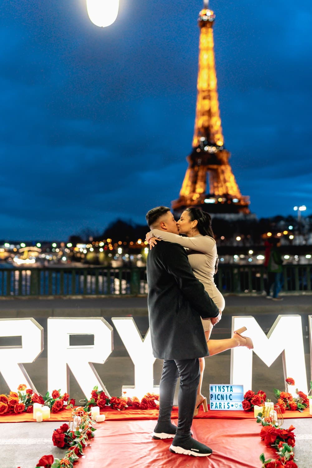 Where to propose in Paris with the Eiffel Tower view?